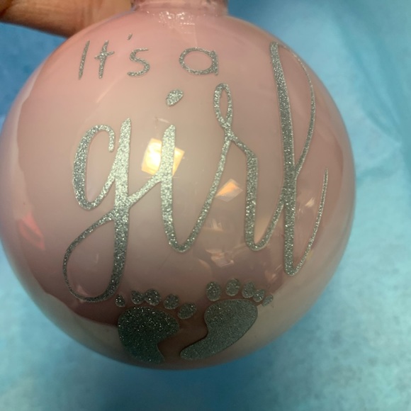 It’s a girl 💖 Christmas ornament gender reveal - Picture 5 of 6